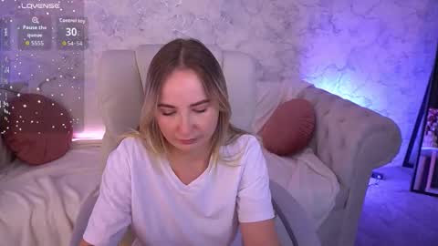 Snapshot of sofiebloom chatting on September 2025 11:15:02 PM Sofie online show from September 2025 11:15:02 PM