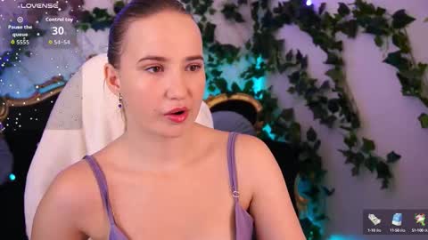 Snapshot of sofiebloom chatting on September 2025 04:31:02 PM Sofie online show from September 2025 04:31:02 PM