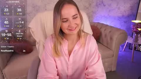 Snapshot of sofiebloom chatting on October 2025 11:45:02 PM Sofie online show from October 2025 11:45:02 PM