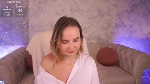 Snapshot of sofiebloom chatting on October 2025 11:24:02 PM Sofie online show from October 2025 11:24:02 PM