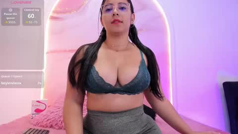 Sofii Lopezz online show from October 2025 11:44:02 AM