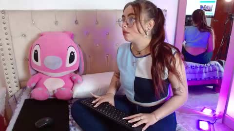 sofiimoon online show from October 2025 11:32:02 AM