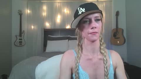 Snapshot of sofiking13 chatting on April 2026 04:15:02 PM Sofi King online show from April 2026 04:15:02 PM