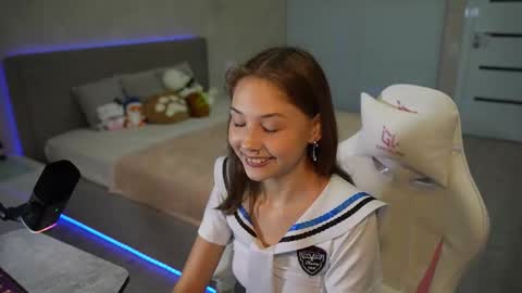 SofiMeow online show from November 2025 06:52:01 PM