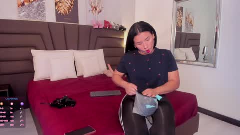 Snapshot of sofiperez_ chatting on January 2025 11:24:01 AM online show from January 2025 11:24:01 AM