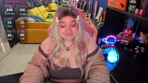 Sofie online show from December 2024 06:52:02 AM