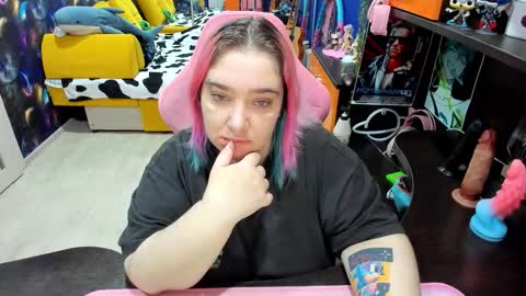 Sofie online show from November 2025 03:28:02 AM