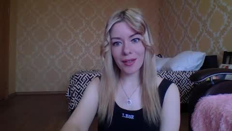 softy_aura online show from April 2026 10:24:02 AM