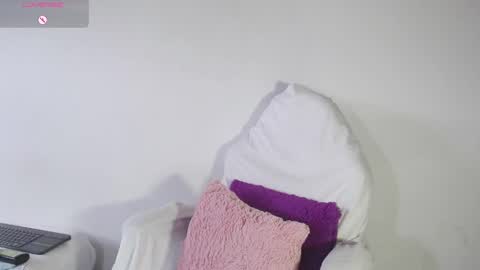 Snapshot of sol_rous chatting on May 2026 03:21:02 PM online show from May 2026 03:21:02 PM