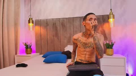 SOL  THIAGO online show from March 2026 07:19:01 PM