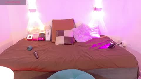 Snapshot of sol_vanegas chatting on June 2026 12:09:02 PM SOL online show from June 2026 12:09:02 PM