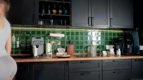 Bella online show from February 2026 06:03:01 AM