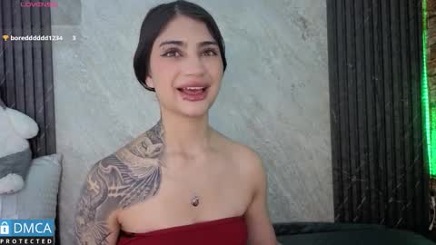 Snapshot of solbeaumont chatting on October 2025 07:37:02 PM Sol online show from October 2025 07:37:02 PM