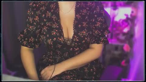 Gaby Solis online show from November 2025 01:55:01 PM