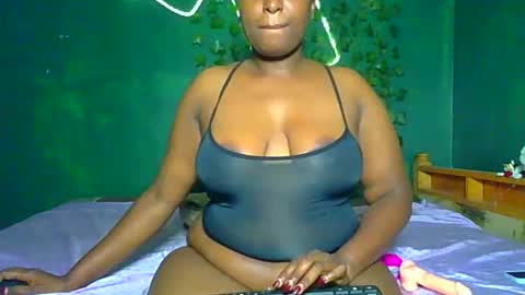 Snapshot of sollybunny chatting on May 2026 03:14:01 AM Solly bunny online show from May 2026 03:14:01 AM
