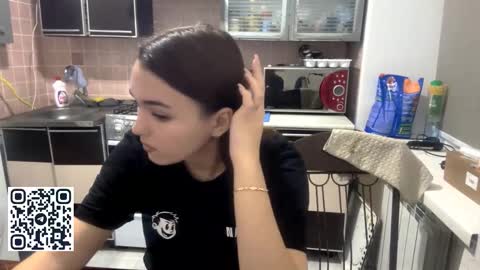 Hello My name is Jane  im new model here and little but shy but curious. online show from November 2025 05:02:01 PM