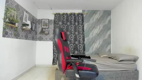 son_hades online show from April 2026 04:39:02 AM