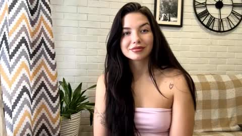 Kira online show from November 2025 07:52:02 AM