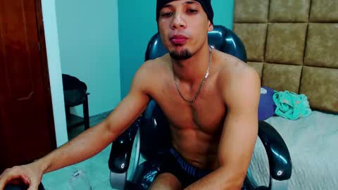 Snapshot of sonicj25_ chatting on January 2025 06:30:02 AM SONIC online show from January 2025 06:30:02 AM