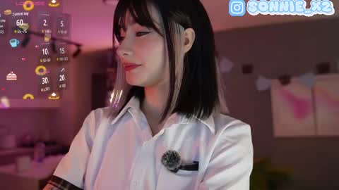 Sonnie online show from September 2025 01:38:01 PM