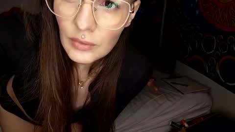 Sonnie Day online show from March 2026 07:47:01 AM