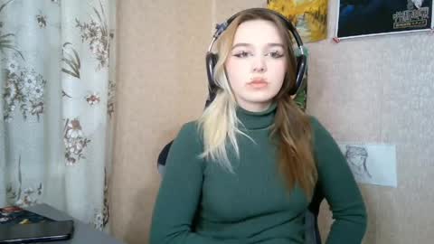 Mila online show from April 2026 06:10:01 PM