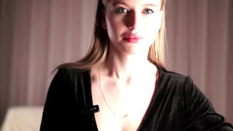 Mona Wice online show from December 2025 02:22:01 PM