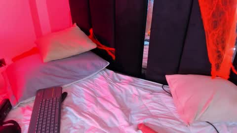 Sophia online show from October 2025 03:02:01 PM