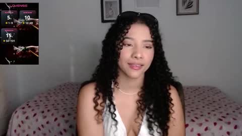 Snapshot of sophi_baby chatting on September 2025 03:41:02 AM Sophi baby online show from September 2025 03:41:02 AM