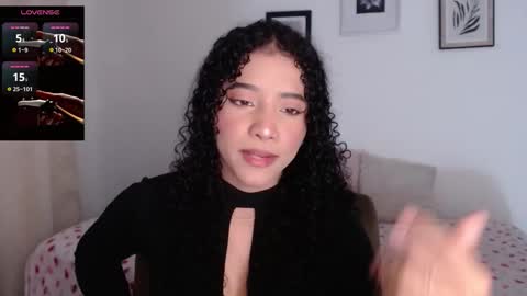 Snapshot of sophi_baby chatting on October 2025 02:46:02 AM Sophi baby online show from October 2025 02:46:02 AM