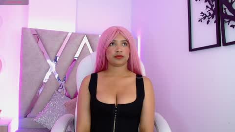Snapshot of sophi_gray chatting on January 2025 11:45:01 AM Shophi online show from January 2025 11:45:01 AM