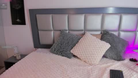 Snapshot of sophi_leone_ chatting on February 2026 12:04:02 PM sophi Leone online show from February 2026 12:04:02 PM