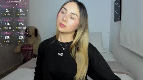 Snapshot of sophi_moreno chatting on March 2026 01:27:02 AM Sofi online show from March 2026 01:27:02 AM