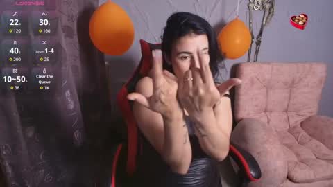 Sophi Tay online show from October 2025 01:19:01 AM