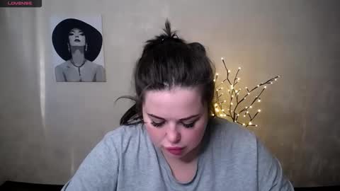 sophia__olsen online show from September 2025 05:53:02 AM