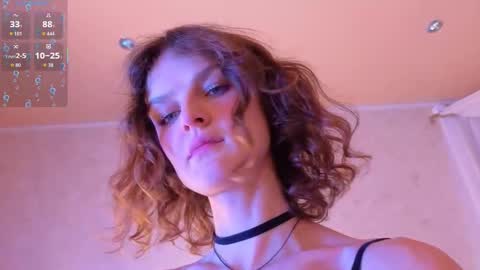 Sophia online show from November 2025 02:01:01 AM