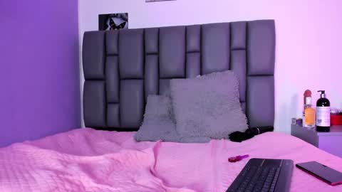 Sofia  online show from January 2025 07:43:01 PM