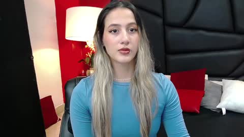 Snapshot of sophia_loreenn chatting on December 2024 03:59:01 PM Sofia online show from December 2024 03:59:01 PM