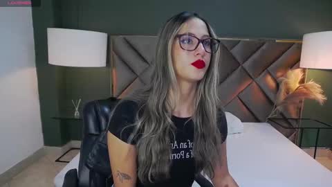 Sofia online show from October 2025 02:26:01 PM