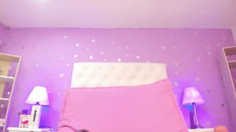 Sophia  online show from October 2025 07:47:02 PM