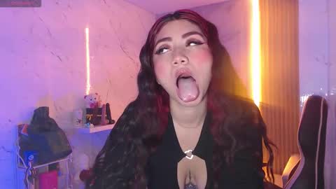 Snapshot of sophia_tf chatting on December 2025 01:39:02 PM Sophia online show from December 2025 01:39:02 PM