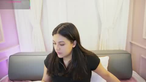 Snapshot of sophia_wilsonn_ chatting on September 2025 11:12:01 AM Sofi online show from September 2025 11:12:01 AM