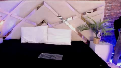 Sophia Paris online show from December 2025 02:08:02 AM