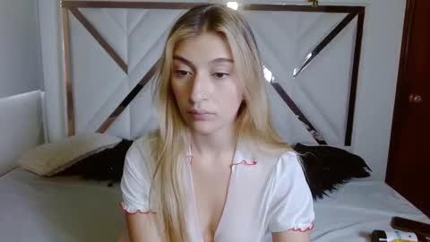 SophiaLee online show from November 2025 10:21:01 PM