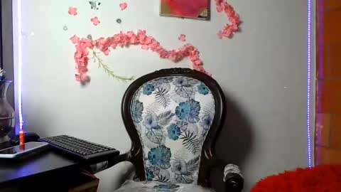 sophia online show from October 2025 10:11:01 PM