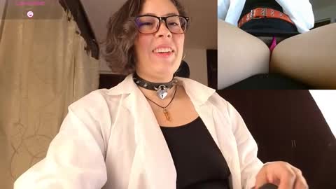 Snapshot of sophiadumont chatting on October 2025 01:46:02 AM Sophia online show from October 2025 01:46:02 AM