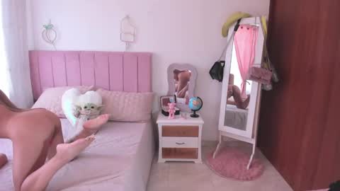    online show from February 2025 02:33:01 PM