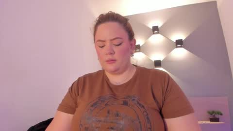 Snapshot of sophiarossee chatting on February 2025 12:17:02 PM Sofi online show from February 2025 12:17:02 PM