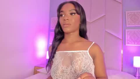 Snapshot of sophiasmiths_ chatting on February 2025 01:23:01 AM SophiaSmiths online show from February 2025 01:23:01 AM