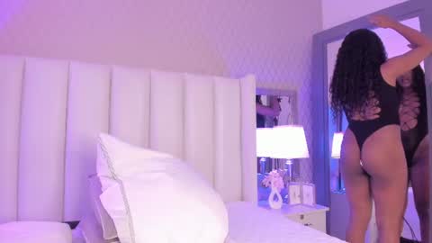 Snapshot of sophiasmiths_ chatting on July 2026 02:05:17 AM SophiaSmiths online show from July 2026 02:05:17 AM